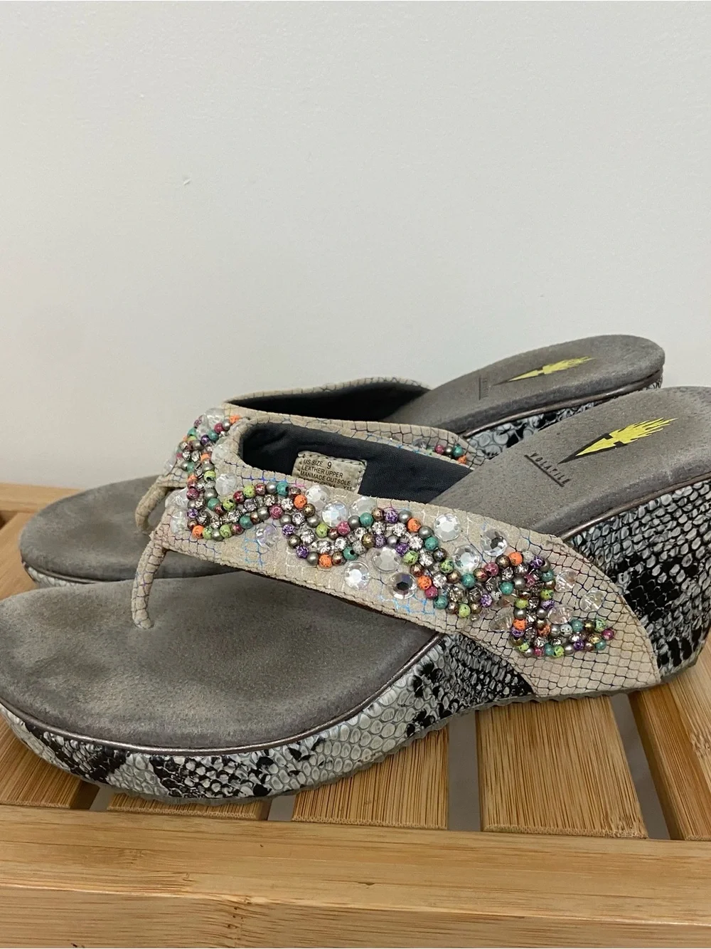 Volatile Y2K Beaded Rhinestone Snakeskin Platform Wedge Sandals Size 9